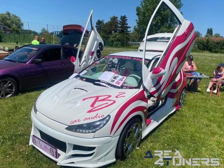 Explosif Tuning Club
Imagen del reportaje de la revista Tuning Area4tuners.es, de la concentración de coches Tuning del año 2023 en Sempigny, Francia