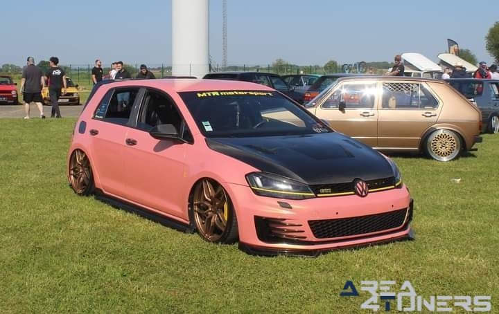 Vw Days
Imagen del reportaje de la revista Tuning Area4tuners.es, de la concentración de coches Tuning del año 2023 en Clastres, Francia