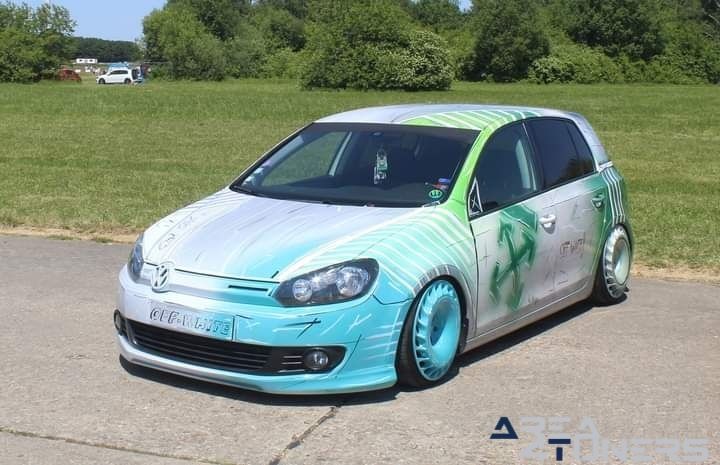 Vw Days
Imagen del reportaje de la revista Tuning Area4tuners.es, de la concentración de coches Tuning del año 2023 en Clastres, Francia