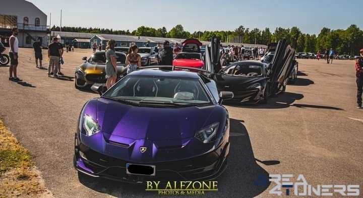 Swk's Grikwall Utställning
Imagen del reportaje de la revista Tuning Area4tuners.es, de la concentración de coches Tuning del año 2023 en Mantorp, Suecia