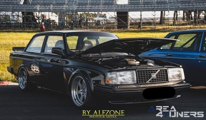 Swk's Grikwall Utställning
Imagen del reportaje de la revista Tuning Area4tuners.es, de la concentración de coches Tuning del año 2023 en Mantorp, Suecia