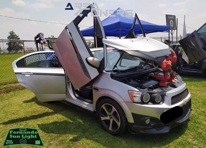 Two Cars
Imagen del reportaje de la revista Tuning Area4tuners.es, de la concentración de coches Tuning del año 2023 en Tuzitlan, México