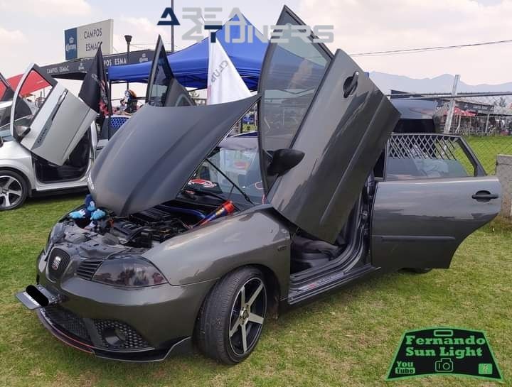 Two Cars
Imagen del reportaje de la revista Tuning Area4tuners.es, de la concentración de coches Tuning del año 2023 en Tuzitlan, México