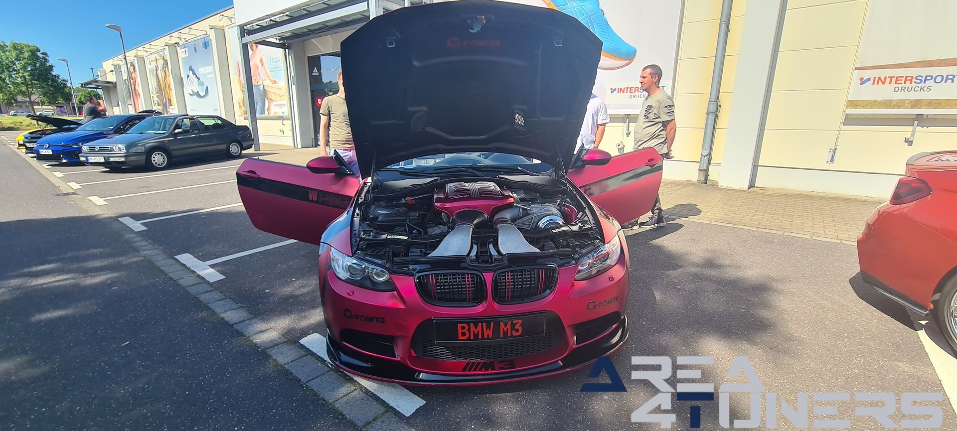 8 Day Tuning
Imagen del reportaje de la revista Tuning Area4tuners.es, de la concentración de coches Tuning del año 2023 en Kerpen, Alemania