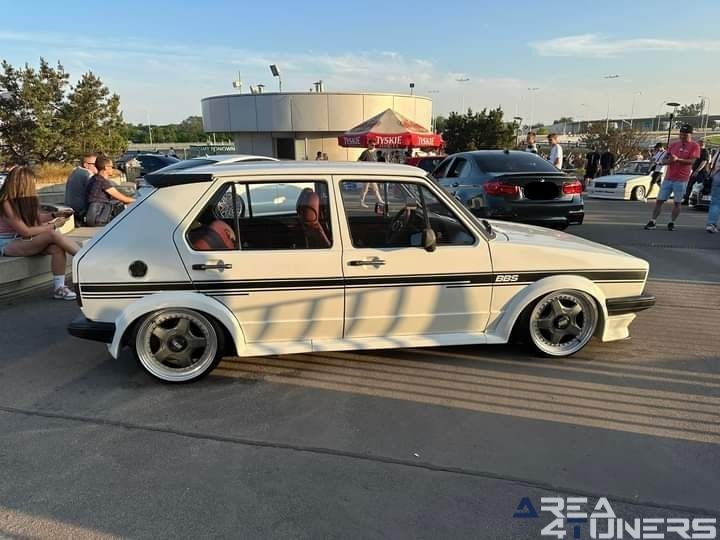 Utlrace 2023
Imagen del reportaje de la revista Tuning Area4tuners.es, de la concentración de coches Tuning del año 2023 en Breslavia, Polonia