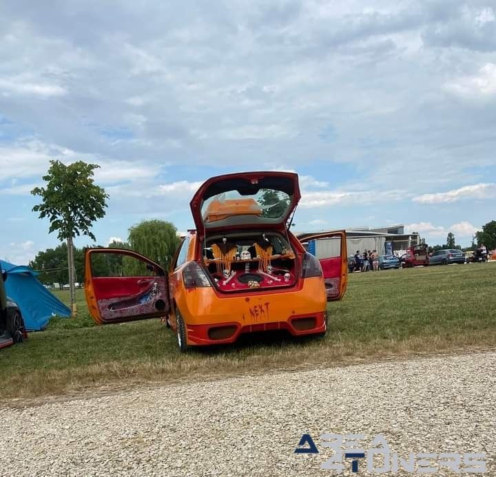 Meeting Du Dynamic 10
Imagen del reportaje de la revista Tuning Area4tuners.es, de la concentración de coches Tuning del año 2023 en Dienville, Francia