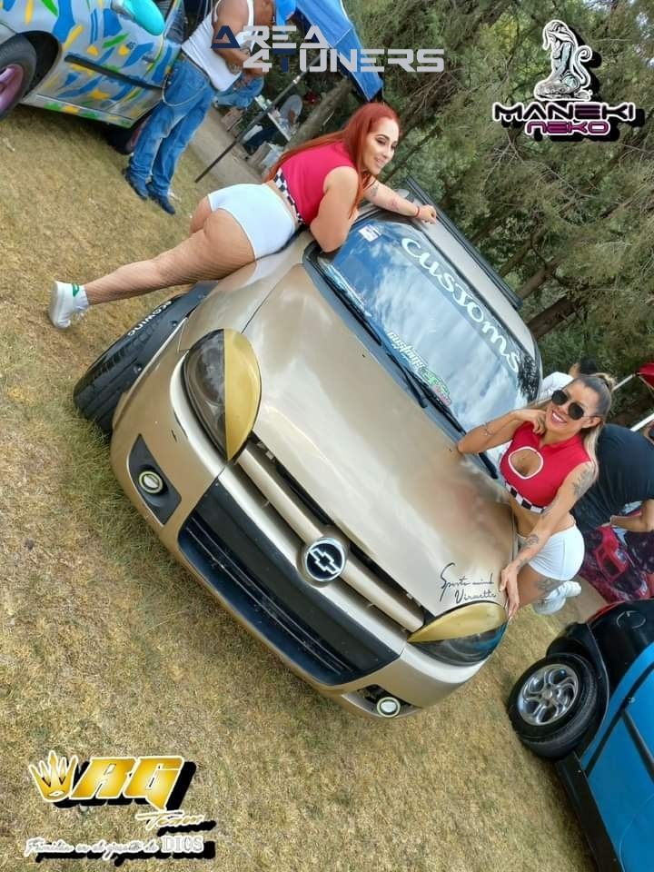 La Pasión Nos Une 2º Volumén
Imagen del reportaje de la revista Tuning Area4tuners.es, de la concentración de coches Tuning del año 2023 en Cañadas Nicolás Romero, México