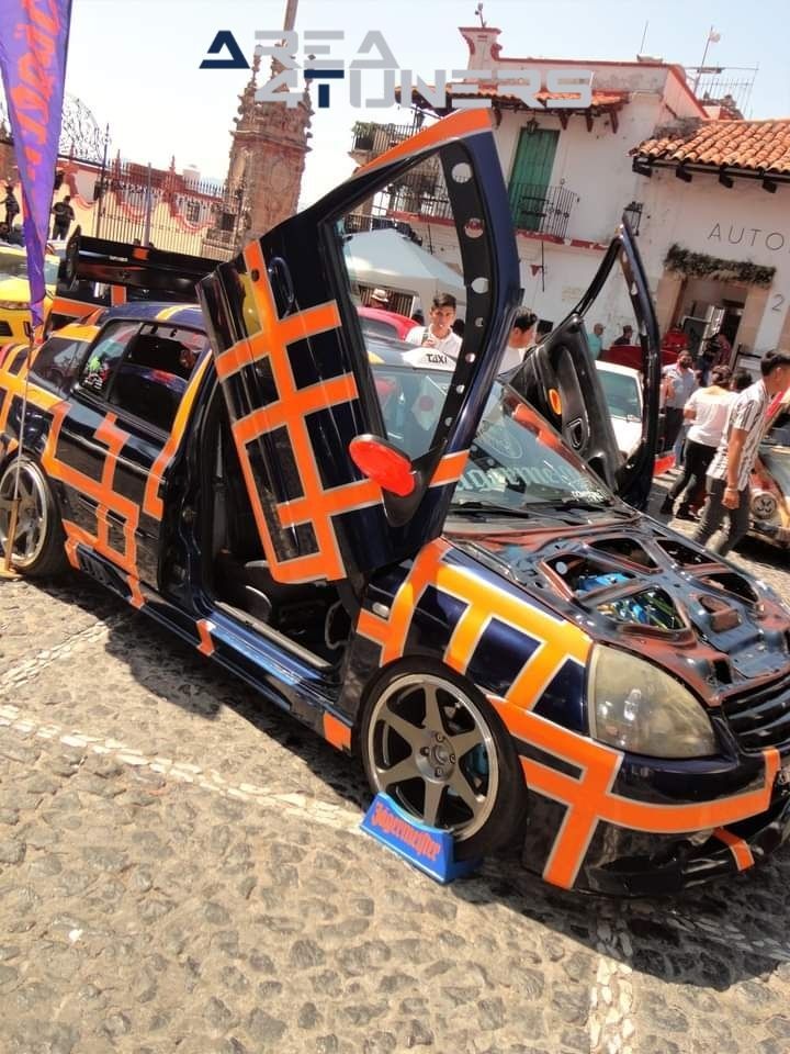 Taxco Fest 2023
Imagen del reportaje de la revista Tuning Area4tuners.es, de la concentración de coches Tuning del año 2023 en Taxco De Alarcón, México
