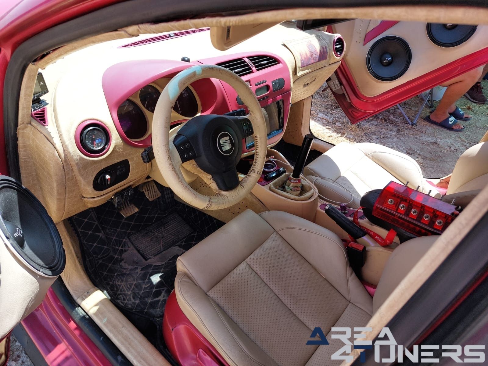 Concentración Radikal
Imagen del reportaje de la revista Tuning Area4tuners.es, de la concentración de coches Tuning del año 2023 en Alguazas, Murcia, España