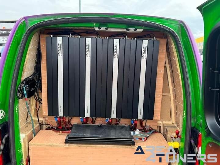 Customville 2023
Imagen del reportaje de la revista Tuning Area4tuners.es, de la concentración de coches Tuning del año 2023 en Roeselare, Bélgica