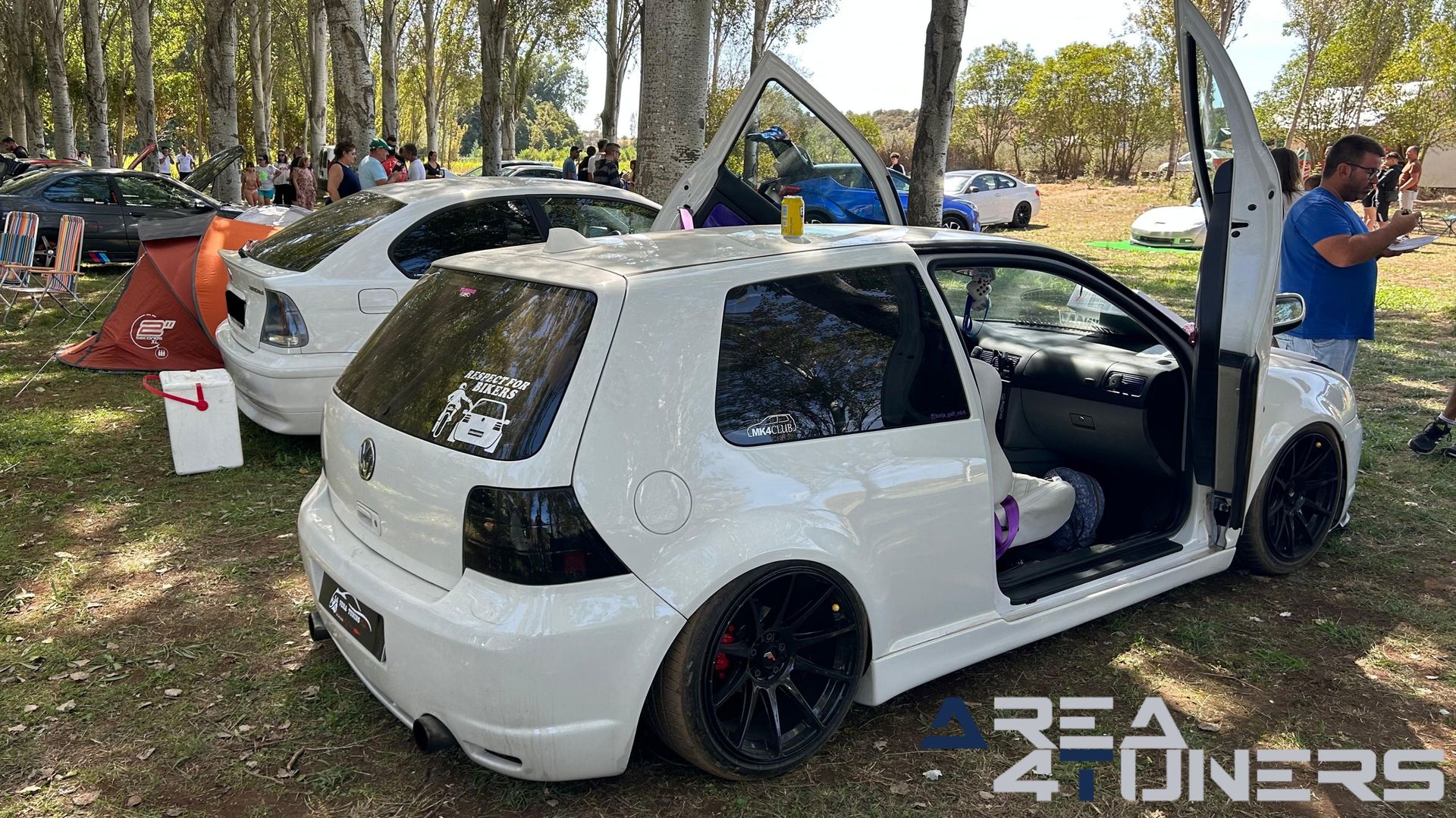 9º Lujuria Custom Show
Imagen del reportaje de la revista Tuning Area4tuners.es, de la concentración de coches Tuning del año 2023 en La Codosera, Badajoz, España