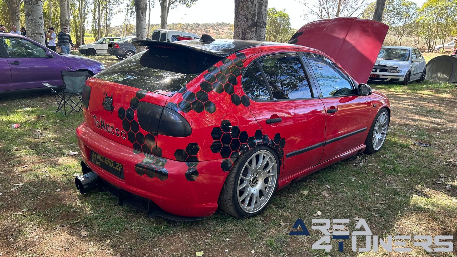 9º Lujuria Custom Show
Imagen del reportaje de la revista Tuning Area4tuners.es, de la concentración de coches Tuning del año 2023 en La Codosera, Badajoz, España