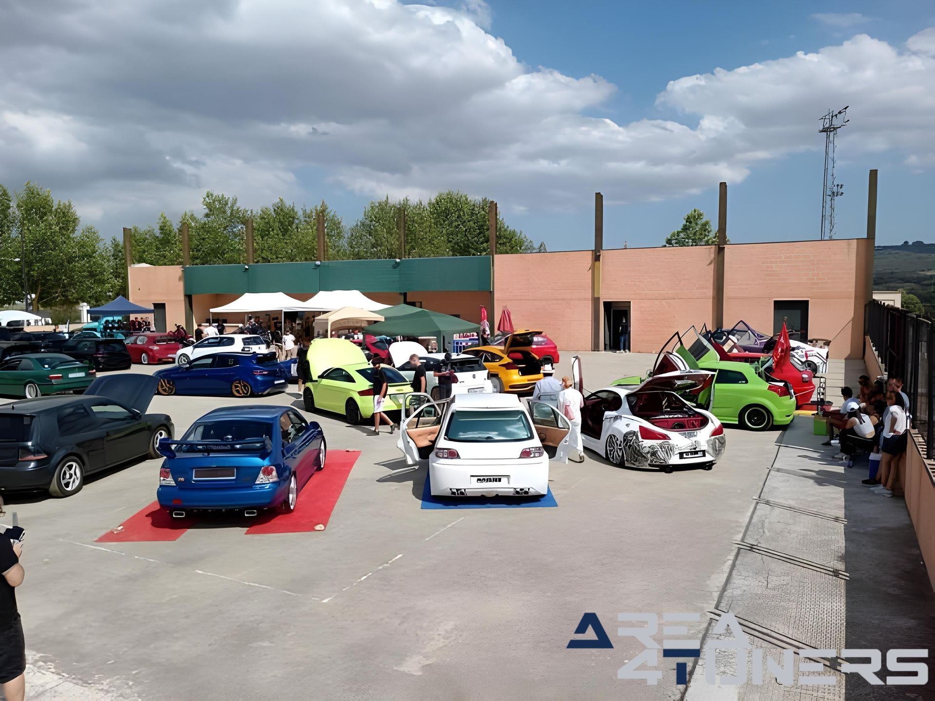 5º Roca Tuning
Imagen del reportaje de la revista Tuning Area4tuners.es, de la concentración de coches Tuning del año 2023 en SetenIL De Las Bodegas, Cádiz, España