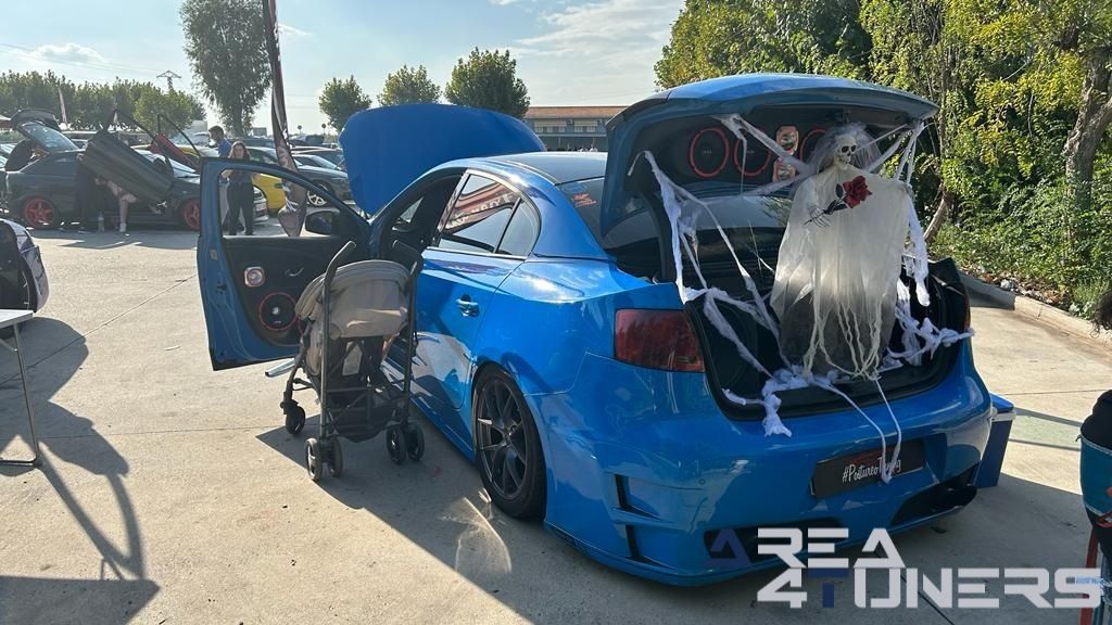 1a Kdd Old School Tuning Club
Imagen del reportaje de la revista Tuning Area4tuners.es, de la concentración de coches Tuning del año 2023 en Otero, Toledo, España