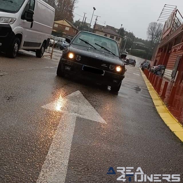 Kdd Solidaria Puenteareas
Imagen del reportaje de la revista Tuning Area4tuners.es, de la concentración de coches Tuning del año 2023 en Puenteaereas, Pontevedra, España