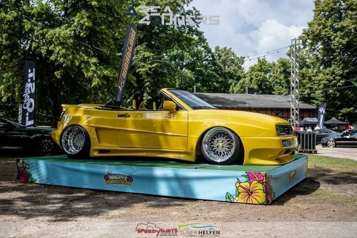 Sourkrauts Inneres
Imagen del reportaje de la revista Tuning Area4tuners.es, de la concentración de coches Tuning del año 2023 en Blumenpflüken, Alemania