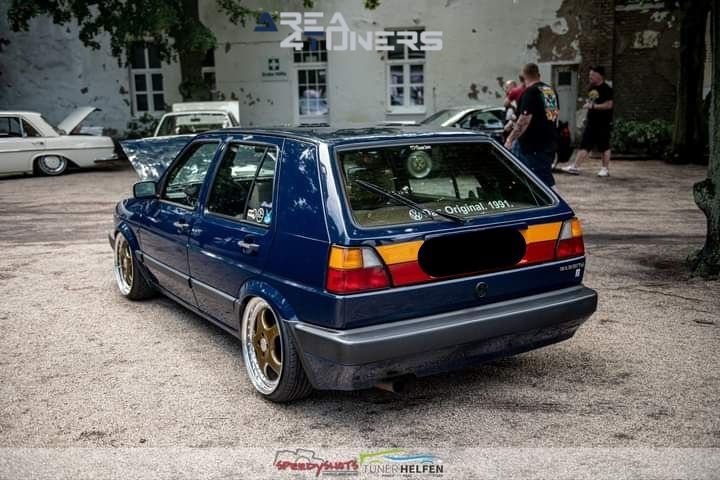 Sourkrauts Inneres
Imagen del reportaje de la revista Tuning Area4tuners.es, de la concentración de coches Tuning del año 2023 en Blumenpflüken, Alemania