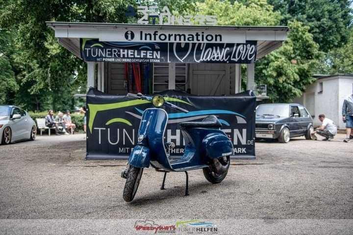 Sourkrauts Inneres
Imagen del reportaje de la revista Tuning Area4tuners.es, de la concentración de coches Tuning del año 2023 en Blumenpflüken, Alemania