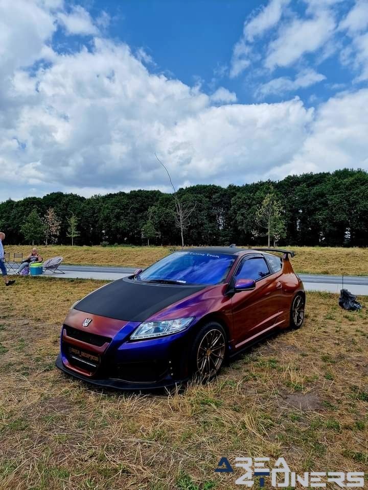 Vzw Passion For Cars Zondag
Imagen del reportaje de la revista Tuning Area4tuners.es, de la concentración de coches Tuning del año 2023 en Dessel, Bélgica