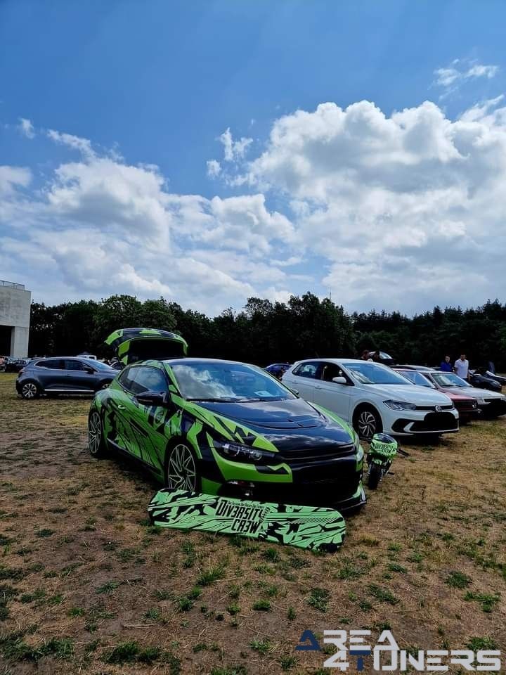 Vzw Passion For Cars Zondag
Imagen del reportaje de la revista Tuning Area4tuners.es, de la concentración de coches Tuning del año 2023 en Dessel, Bélgica