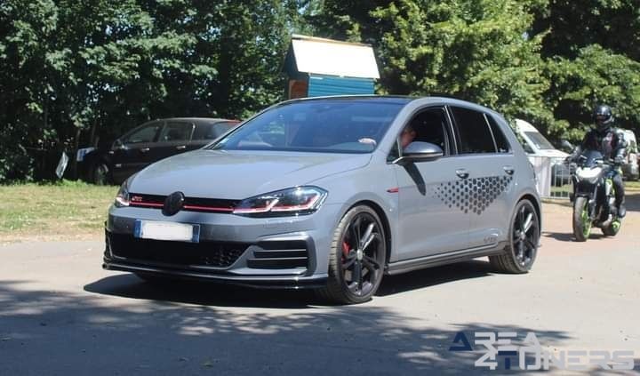 The Crazy Racers Chamount
Imagen del reportaje de la revista Tuning Area4tuners.es, de la concentración de coches Tuning del año 2023 en Chamount, Francia