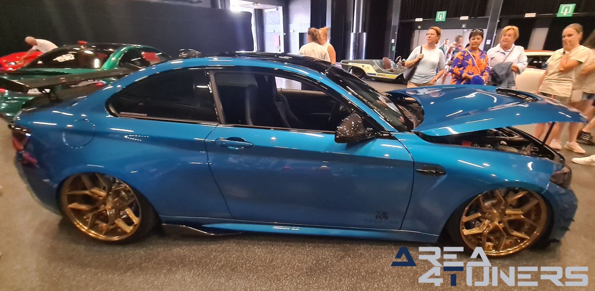 Nitro Sensations 16 Car Show
Imagen del reportaje de la revista Tuning Area4tuners.es, de la concentración de coches Tuning del año 2023 en Tielt, Bélgica