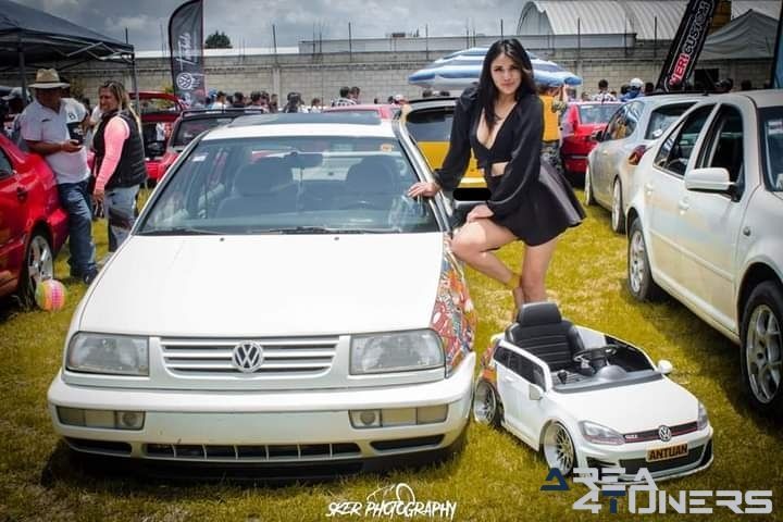 4º Aniversario Perros Fiesteros
Imagen del reportaje de la revista Tuning Area4tuners.es, de la concentración de coches Tuning del año 2023 en Toluca, México