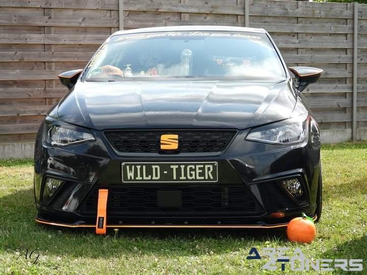 1st Tuning Golden Squad And Gaz-Man
Imagen del reportaje de la revista Tuning Area4tuners.es, de la concentración de coches Tuning del año 2023 en Froyennes, Bélgica