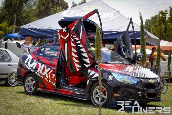 Meet 100
Imagen del reportaje de la revista Tuning Area4tuners.es, de la concentración de coches Tuning del año 2023 en San Pedro De La Laguna, México