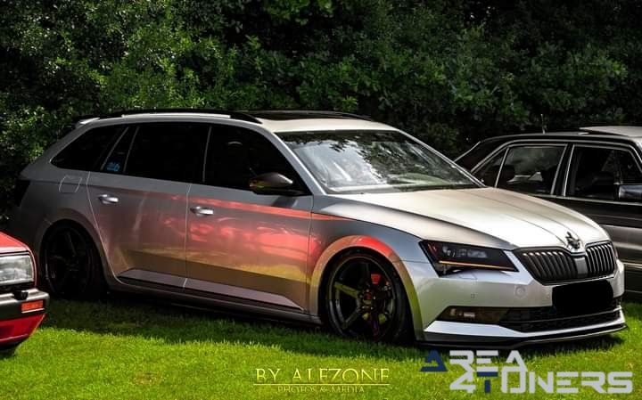 Static Ohana Re-Fresh
Imagen del reportaje de la revista Tuning Area4tuners.es, de la concentración de coches Tuning del año 2023 en Vasteras, Suecia