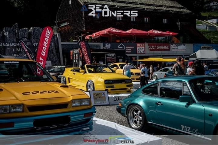 Cult And More
Imagen del reportaje de la revista Tuning Area4tuners.es, de la concentración de coches Tuning del año 2023 en Osterreich, Alemania