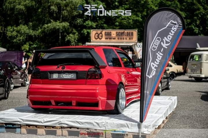 Cult And More
Imagen del reportaje de la revista Tuning Area4tuners.es, de la concentración de coches Tuning del año 2023 en Osterreich, Alemania