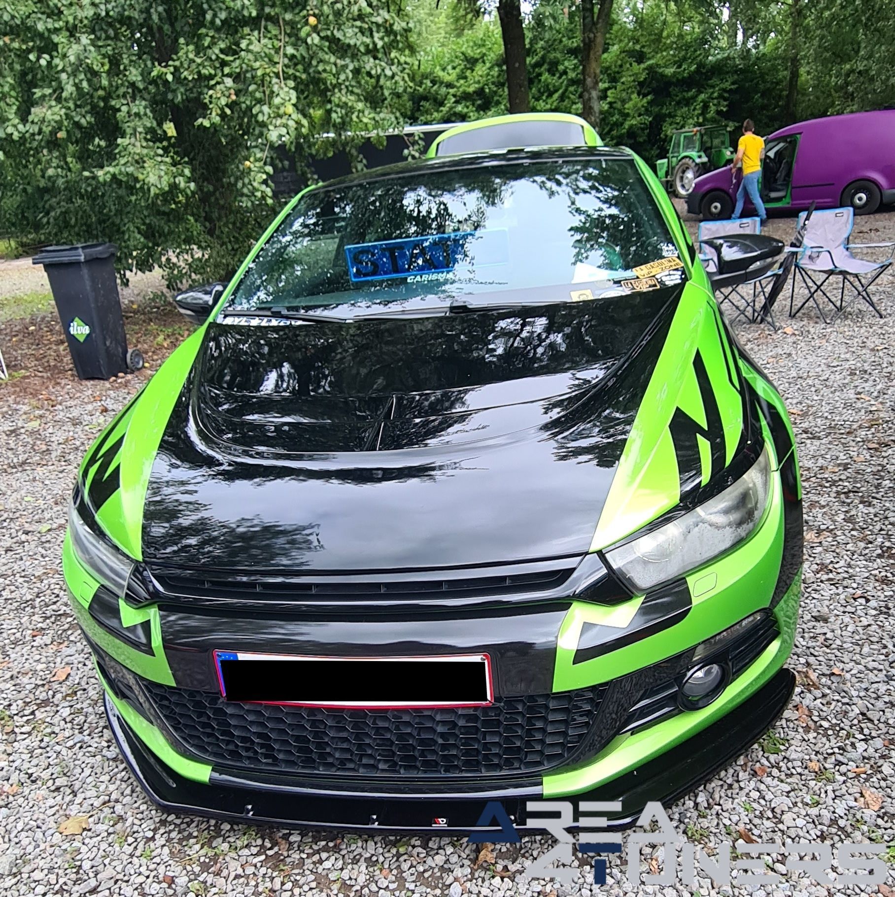 Tuning 4 Drivers Present Cars Meeting
Imagen del reportaje de la revista Tuning Area4tuners.es, de la concentración de coches Tuning del año 2023 en Herzele, Bélgica