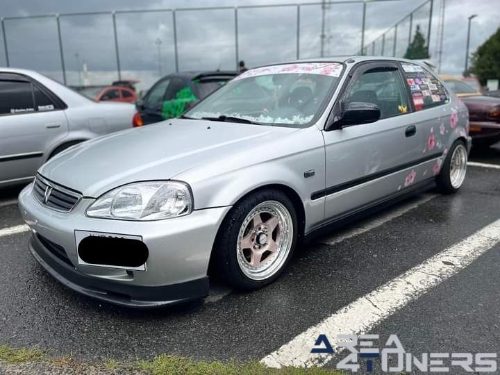 Casual Sunday 2023
Imagen del reportaje de la revista Tuning Area4tuners.es, de la concentración de coches Tuning del año 2023 en Moorslede, Bélgica