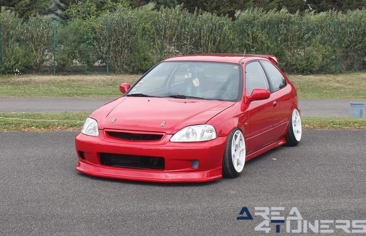 VWSE Circuit Nevers Magny Cours
Imagen del reportaje de la revista Tuning Area4tuners.es, de la concentración de coches Tuning del año 2023 en Circuit Magny Cours, Francia, Bélgica