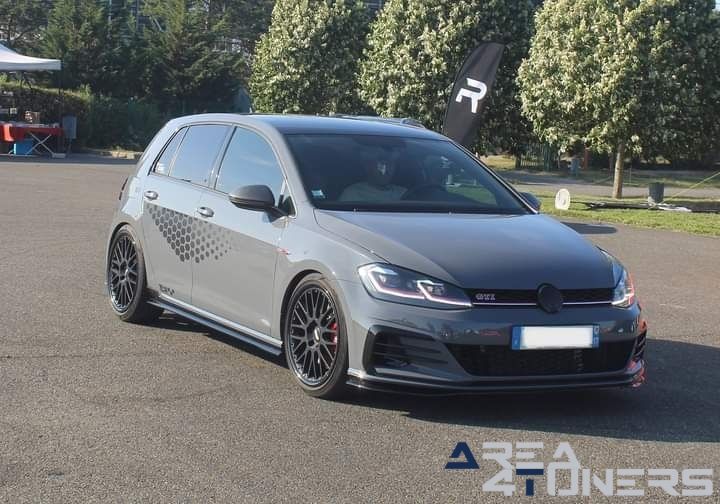 VWSE Circuit Nevers Magny Cours
Imagen del reportaje de la revista Tuning Area4tuners.es, de la concentración de coches Tuning del año 2023 en Circuit Magny Cours, Francia