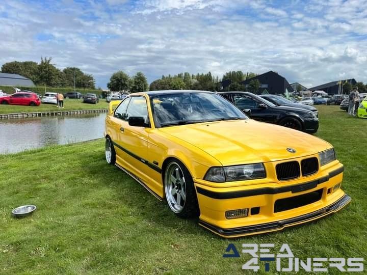 Lazy Sunday The Lake 2023
Imagen del reportaje de la revista Tuning Area4tuners.es, de la concentración de coches Tuning del año 2023 en Jabbeke, Bélgica