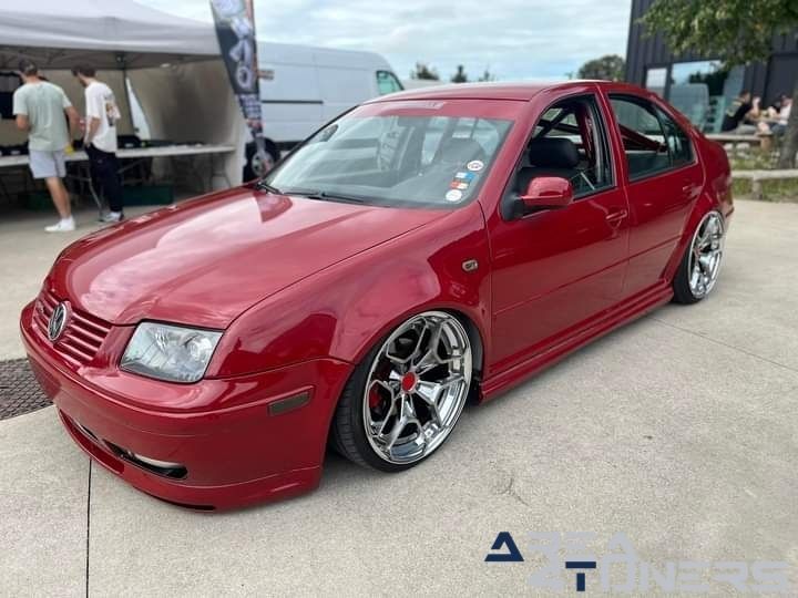 Lazy Sunday The Lake 2023
Imagen del reportaje de la revista Tuning Area4tuners.es, de la concentración de coches Tuning del año 2023 en Jabbeke, Bélgica