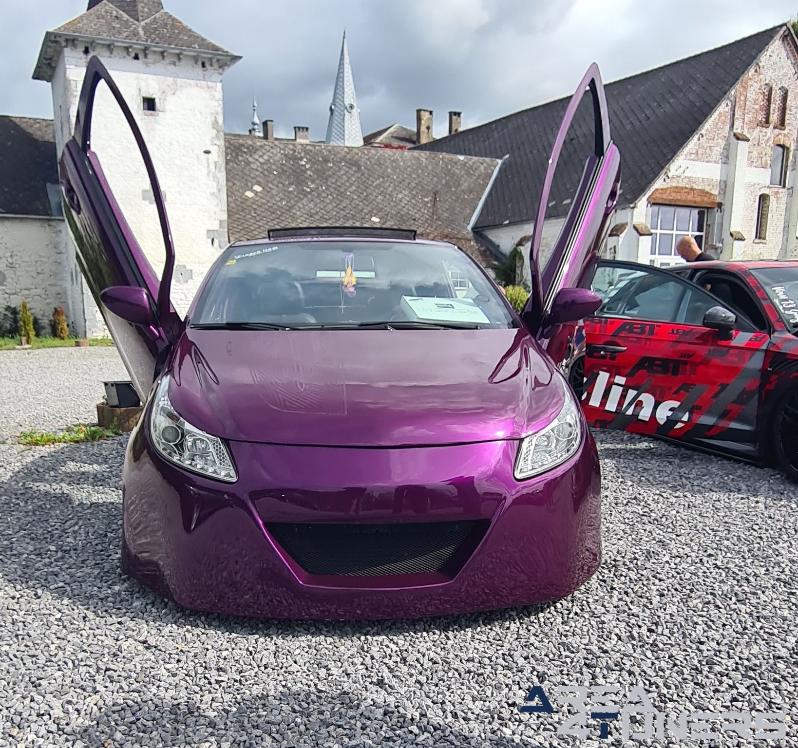 Rasso Static Power Team Perfonmance
Imagen del reportaje de la revista Tuning Area4tuners.es, de la concentración de coches Tuning del año 2023 en Fosse, Bélgica