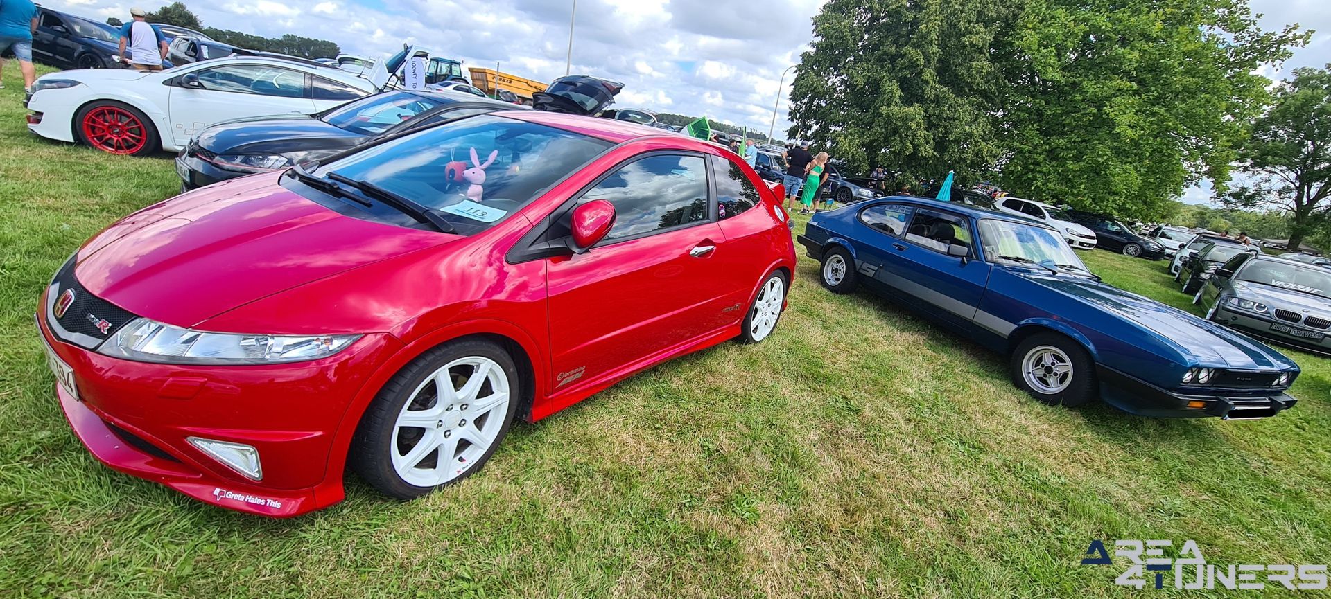 Complet VIP Selection 2k23
Imagen del reportaje de la revista Tuning Area4tuners.es, de la concentración de coches Tuning del año 2023 en Barbecon, Francia.
