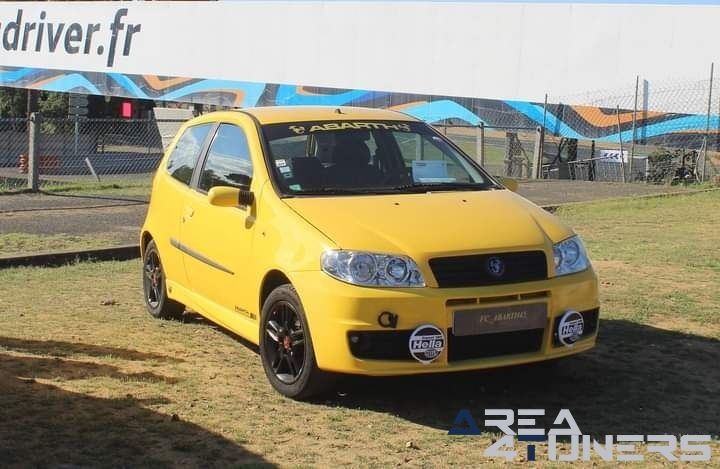 Exposition The Big Car Show
Imagen del reportaje de la revista Tuning Area4tuners.es, de la concentración de coches Tuning del año 2023 en Circuit Bugatti Le Mans, Francia