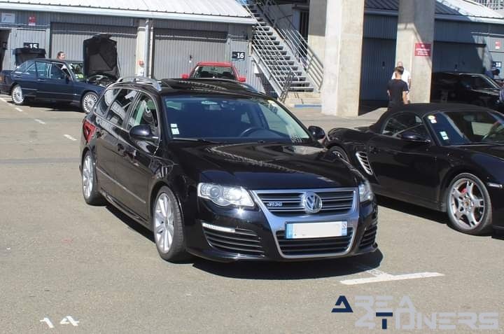 Exposition The Big Car Show
Imagen del reportaje de la revista Tuning Area4tuners.es, de la concentración de coches Tuning del año 2023 en Circuit Bugatti Le Mans, Francia