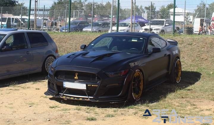 Exposition The Big Car Show
Imagen del reportaje de la revista Tuning Area4tuners.es, de la concentración de coches Tuning del año 2023 en Circuit Bugatti Le Mans, Francia