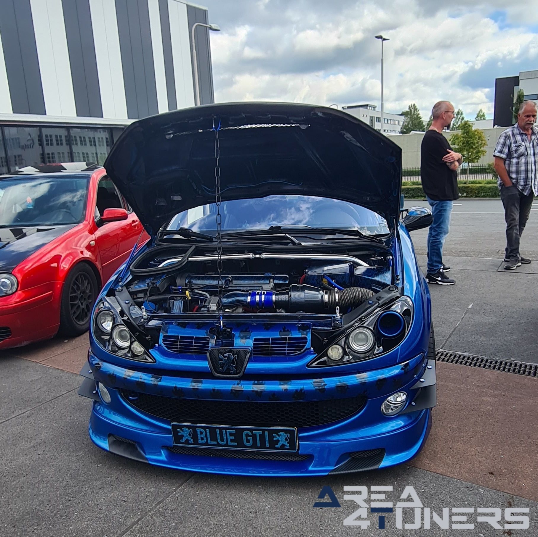 Meet The Passion Tilburg
Imagen del reportaje de la revista Tuning Area4tuners.es, de la concentración de coches Tuning del año 2023 en Tilburg, Holanda