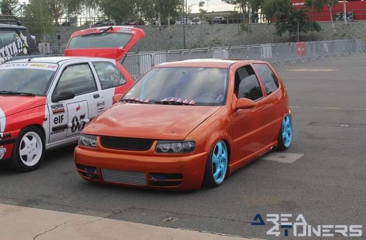 Exposition The Big Car Show
Imagen del reportaje de la revista Tuning Area4tuners.es, de la concentración de coches Tuning del año 2023 en Circuit Bugatti Le Mans, Francia