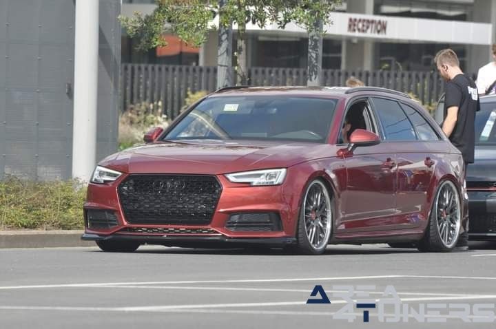 Lowerd United
Imagen del reportaje de la revista Tuning Area4tuners.es, de la concentración de coches Tuning del año 2023 en Waregen, Bélgica