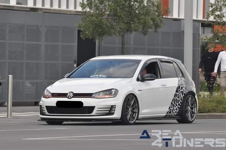 Lowerd United
Imagen del reportaje de la revista Tuning Area4tuners.es, de la concentración de coches Tuning del año 2023 en Waregen, Bélgica