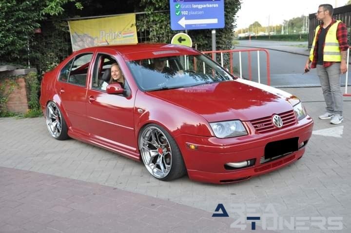 Stance Town 2.0 Car Event
Imagen del reportaje de la revista Tuning Area4tuners.es, de la concentración de coches Tuning del año 2023 en Kortemark, Bélgica