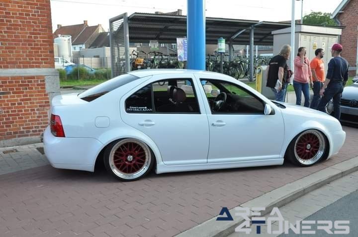 Stance Town 2.0 Car Event
Imagen del reportaje de la revista Tuning Area4tuners.es, de la concentración de coches Tuning del año 2023 en Kortemark, Bélgica