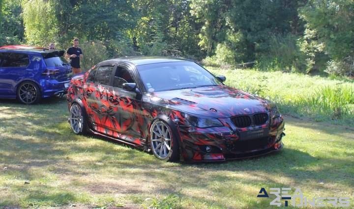 Risenation French
Imagen del reportaje de la revista Tuning Area4tuners.es, de la concentración de coches Tuning del año 2023 en Pougues Les Eaux, Francia